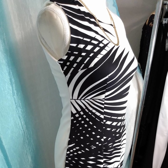 Sleeveless black & white sheath dress - Picture 5 of 8